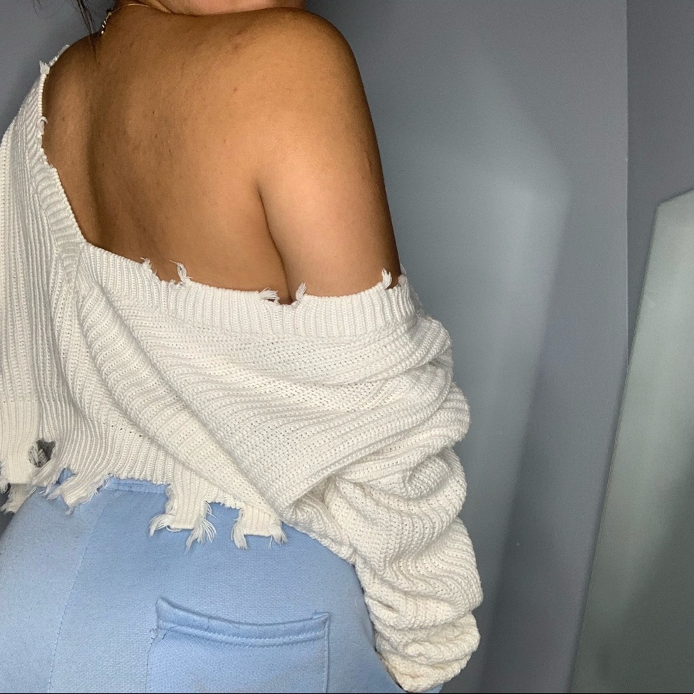 White over sized cropped sweater